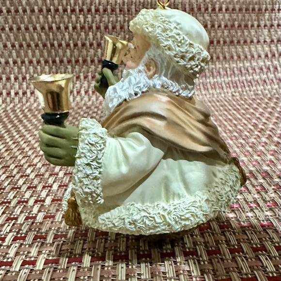 Hallmark Christmas ornament - Picture 2 of 11